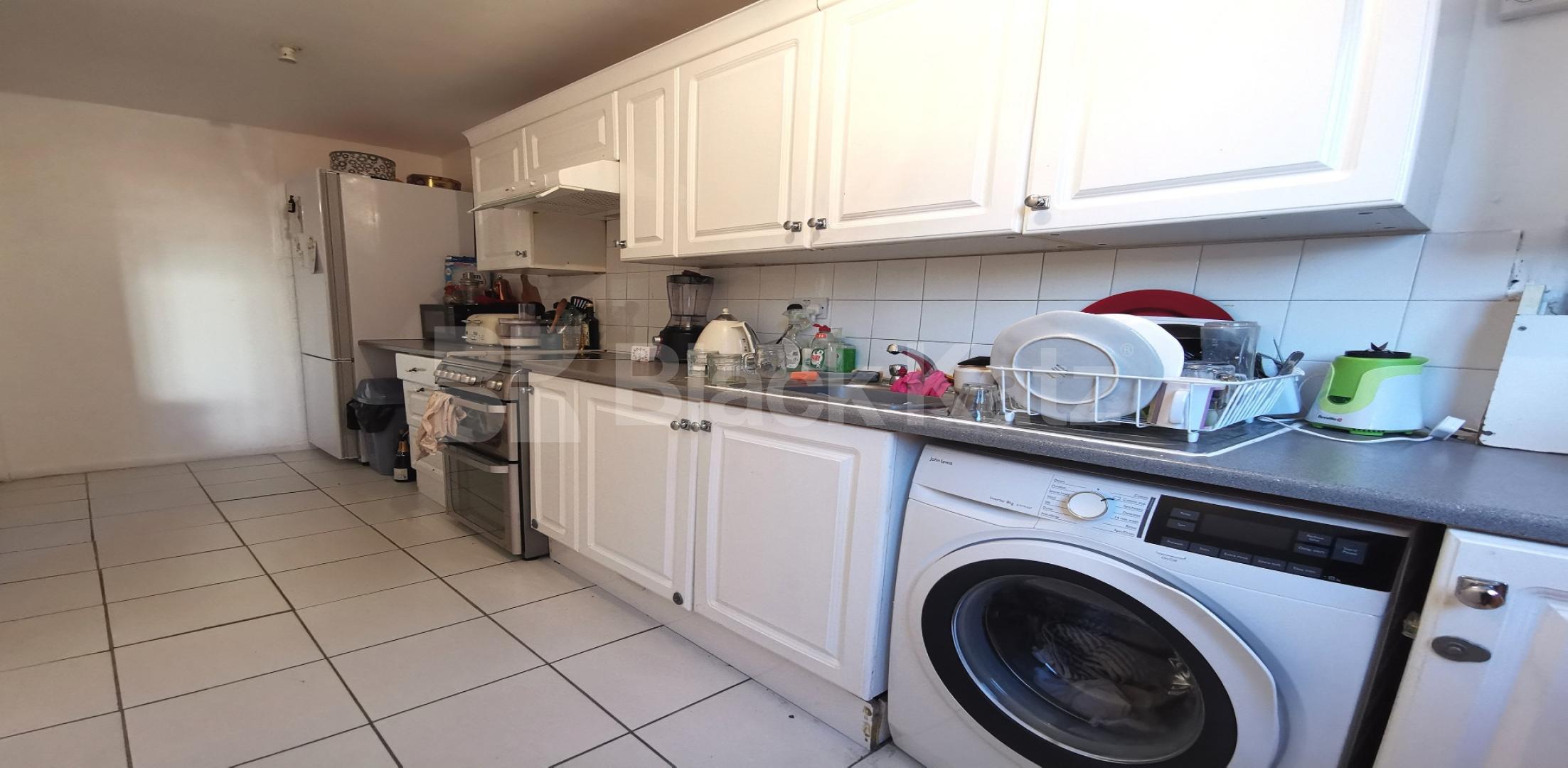 			LET   , 2 Bedroom, 1 bath, 1 reception Apartment			 Benedict Road, Brixton